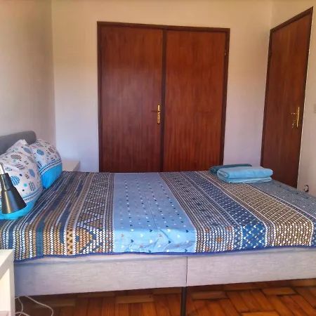 Enjoy Estacao - Charming Bedrooms In The Historic Center Проживание в семье