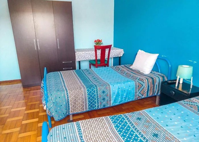 Enjoy Estacao - Charming Bedrooms In The Historic Center * בראגה